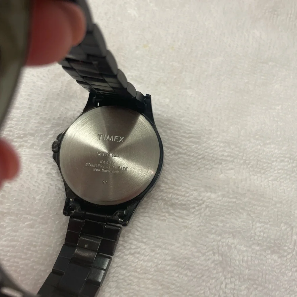 Timex Men’s Black on Black, Stainless Steel Bracelet. - Picture 6 of 6
